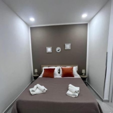 Le Stanze Di Rosalia Bed & Breakfast ปาแลร์โม ภายนอก รูปภาพ